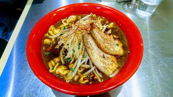 「【10周年記念価格】ブラックらーめん」@麺創研 紅 BLACKの写真