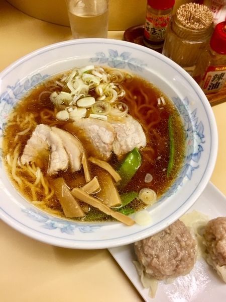 「ラーメン 700円　しゅうまい 150円×2個」@幸軒の写真