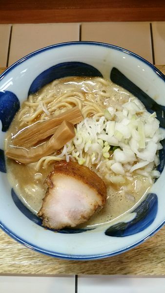 「濃厚らーめん   800円」@つけめん らーめん ブータンの写真