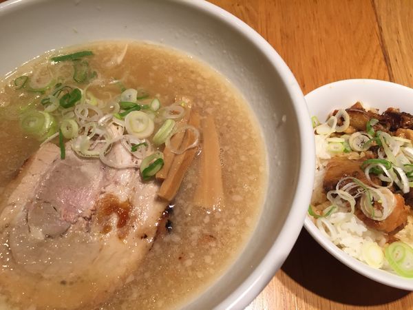 「京都鶏がら豚骨ラーメン」@よってこや お台場店の写真