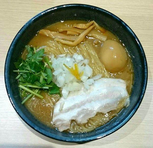 「濃厚焼きあご醤油らーめん 味玉」@麺匠 いし井の写真