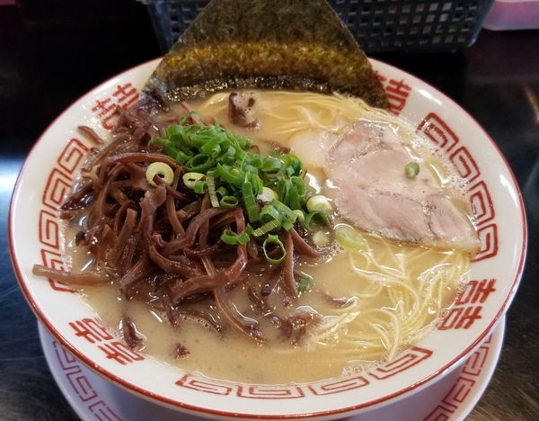 「長浜ラーメン(キクラゲトッピング)」@博多長浜らーめん 六角堂の写真
