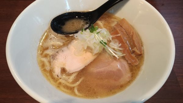 「鶏ゅ醤油らーめん」@東京スタイル鶏らーめん ど・みそ鶏の写真