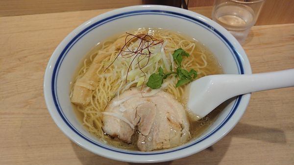 「ラーメン（塩） 800円 + チャーシュー丼（小） 300円」@利尻昆布ラーメン くろおびの写真