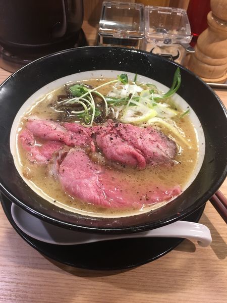「ローストビーフラーメン」@ローストビーフ油そば ビースト 東池袋店の写真