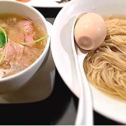 昆布水の淡麗つけ麺