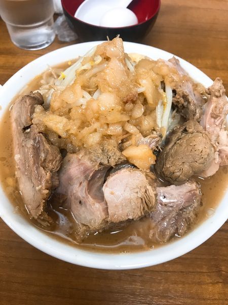 「ラーメン小＋豚増し＋生卵  ¥1080」@ラーメンの店 どでん 北浦和店の写真