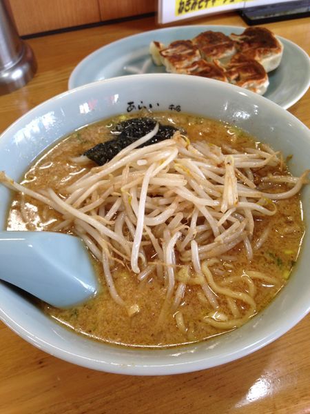 「みそらあめん690円 ニンニクぎょうざ290円」@あゆ次郎 北本店の写真