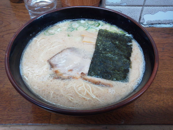 「とんこつ白 720円」@駅西ラーメンの写真
