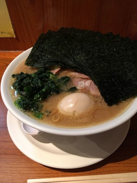 「全部のせラーメン」@横浜家系ラーメン つばさ家 立川店の写真