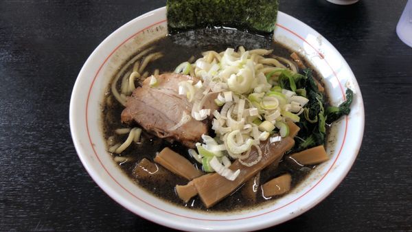 「焦がしにんにくとんこつ 中盛+ミニチャーシュー丼」@らーめん 八幡屋の写真