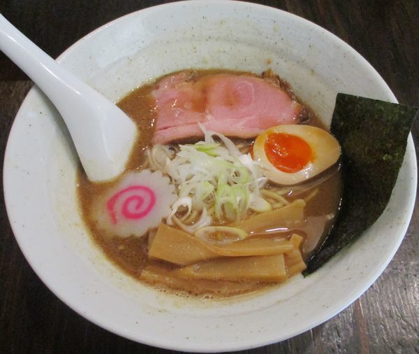 「らーめん（並）700円」@まつおぶしの写真