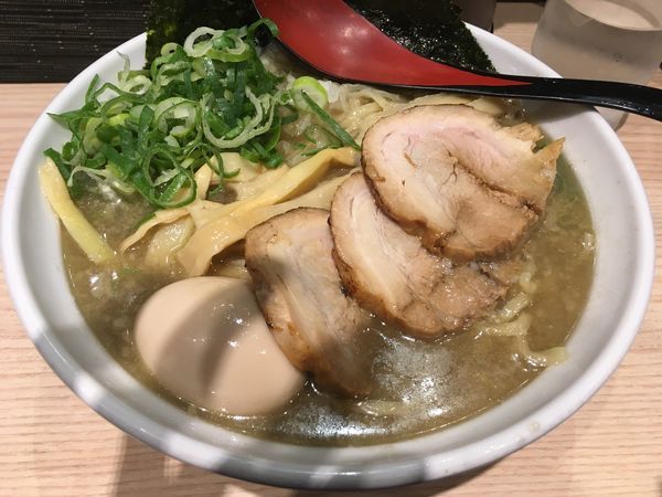 「特製煮干背脂らぁめん大盛」@小杉らぁめん 夢番地の写真