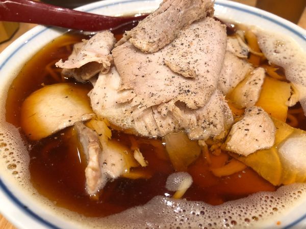 「肉のせすぎ」@すごい煮干ラーメン凪 五反田西口店の写真