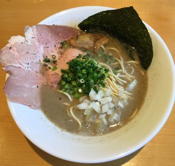 「濃厚牡蠣煮干中華そば 牡蠣ニボ 900円」@麺屋 まほろ芭の写真