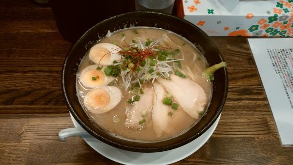 「【限定】秋刀魚そば¥890-＋煮玉子¥100-」@あら焼鶏白湯 カシムラの写真