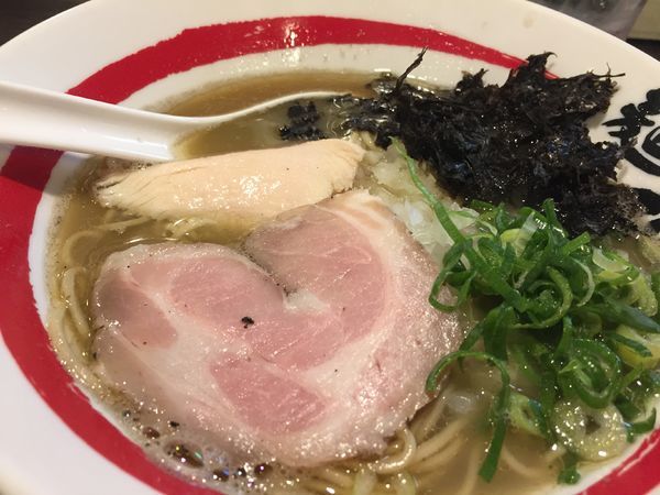 「追い煮干しそば」@麺や でこの写真