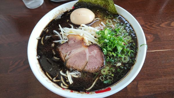「らーめん・・750円」@なんつッ亭 秦野本店の写真