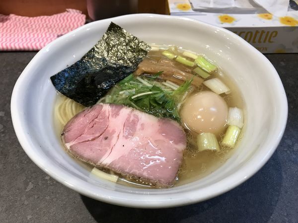 「鶏だし塩RAMEN＋クーポン味玉」@RAMEN 火影 produced by 麺処ほん田の写真
