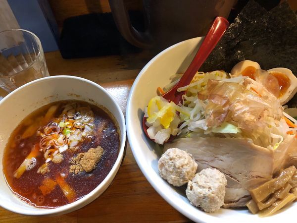 「辛味しろぼしつけ麺＋全部乗せ」@つけ麺 しろぼしの写真