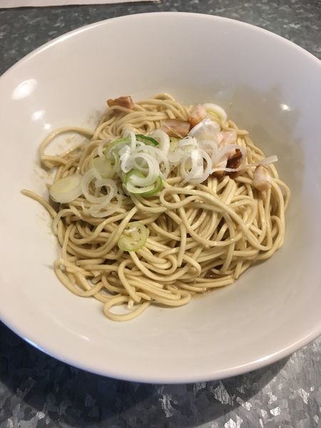 「味玉醤油らぁめん+和え玉（1070円）」@らぁめん家 有坂の写真