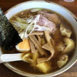 ワンタンメン・醤油（￥800）