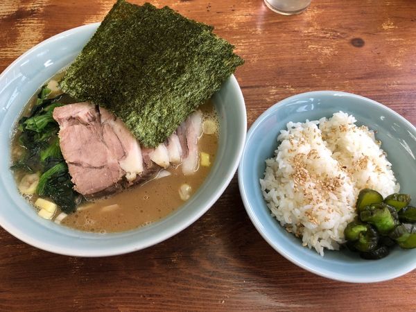 「チャーシュー麺 850円 ライス無料」@横浜ラーメン 武蔵家 船橋店の写真
