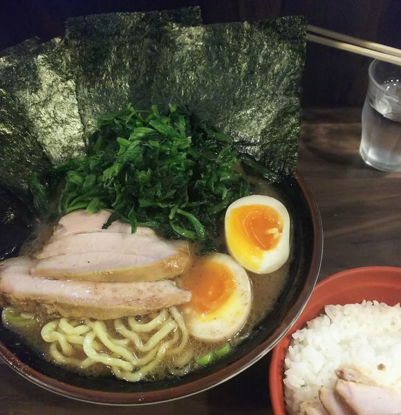 「のりたま+のりマシ+青菜マシ+ライス」@神田ラーメン わいず 神田本店の写真