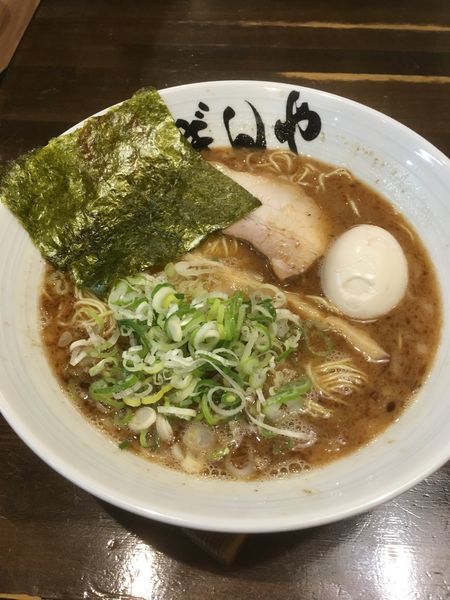 「豚そば+味玉」@ぎんや 津チャム店の写真