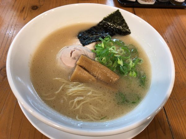 「豚白湯らぁめん」@ろく月の写真