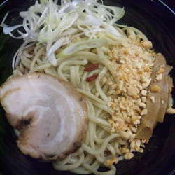 汁なし坦々麺中830円