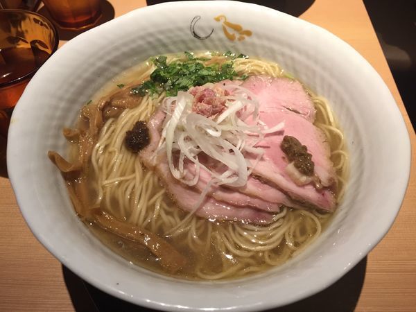 「煮豚塩そば(大盛り)」@SOBAHOUSE 金色不如帰 新宿御苑本店の写真