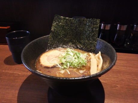 「魚介豚骨ラーメン」@麺や いかりの写真