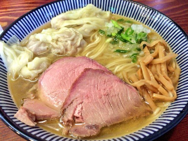 「アゴダシエビワンタン麺 900円」@良温(Ra-on)の写真