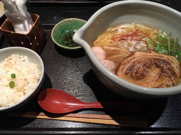 「銀笹らーめん（白醤油）+半鯛飯」@麺処 銀笹の写真