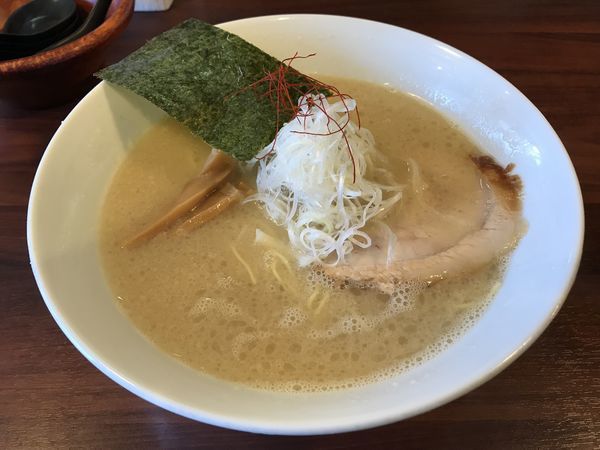 「塩とんこつらーめん」@麺屋 蓮花の写真