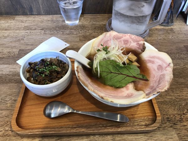 「特製チャーシュー麺」@らーめんshigetomiの写真