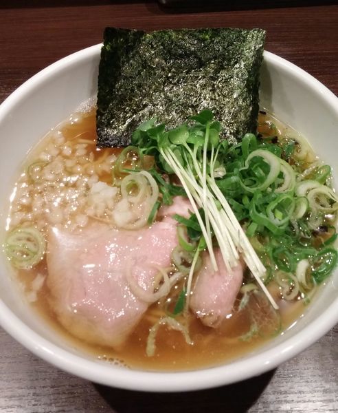 「淡麗煮干しラーメン750円」@自家製麺 まかないへきるの写真