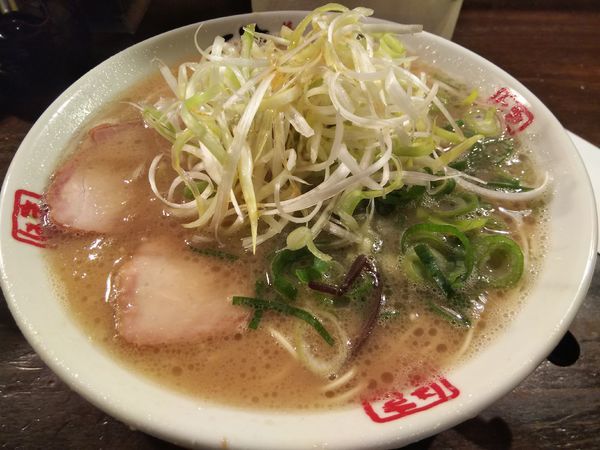 「本白味　：バリかた　＋味付白ネギ」@きまぐれ八兵衛 安曇野本店の写真