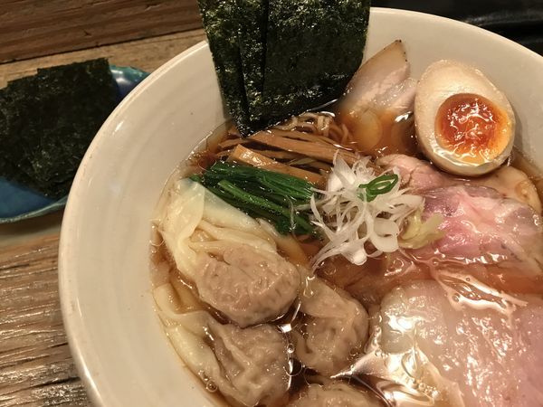 「特製醤油らあめん 肉ワンタン 海苔 1,440円」@Homemade Ramen 麦苗の写真
