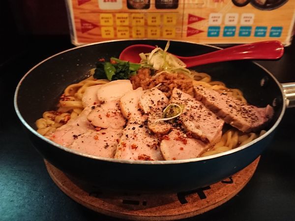 「黒毛和牛のチャーシュー増し牛脂そば」@房総式ラーメン JINRIKISENの写真