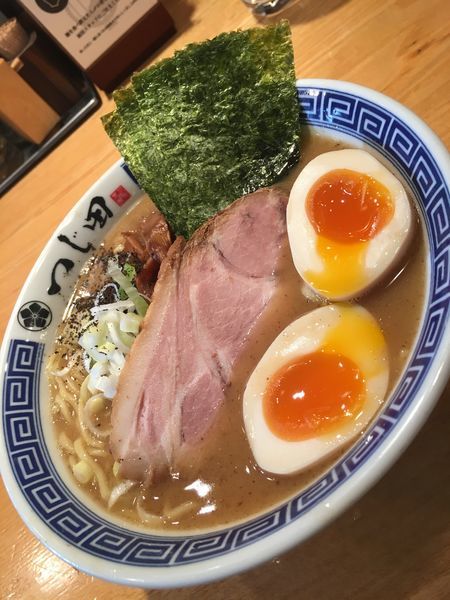 「濃厚ラーメン 海苔 味玉」@つじ田 日本橋八重洲店の写真