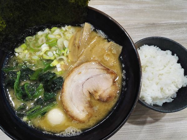 「醤油豚骨ラーメン」@金壱家の写真