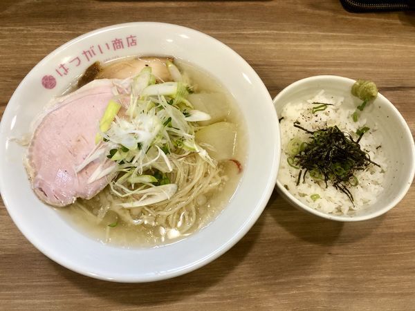 「【限定】真鯛出汁の冷しらぁめん (飯割り付) ￥850」@はつがい商店の写真