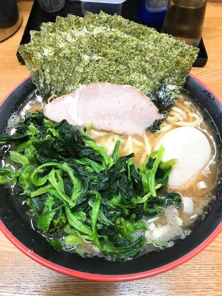 「のり・ほうれん草ラーメン」@麺家 紫極の写真