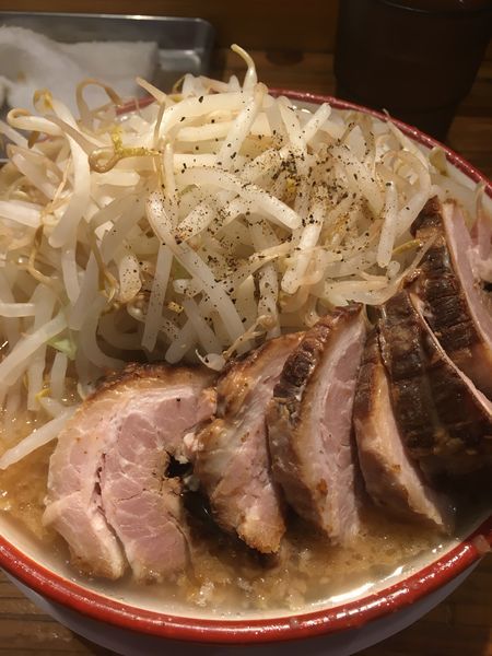 「豚増しらーめん」@らーめん バリ男 日本橋店の写真