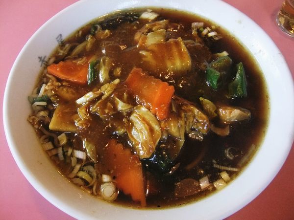 「肉カレーそば（720円）」@赤尾飯店の写真