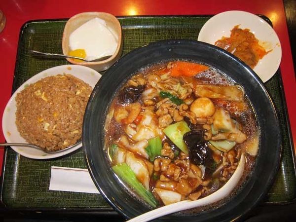 「五目湯麵＋小チャーハン　650円（ランチ）」@花彫酒家の写真