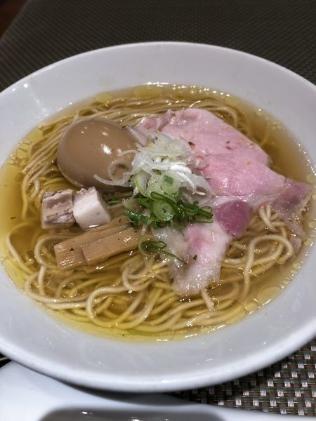 「旨み鷄だし 塩  味玉ラーメン ¥950」@生粋 花のれんの写真
