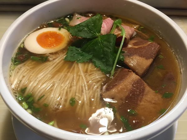 「稲庭中華そば（890円）＋ラフテー（350円）」@麺割烹 亀壱の写真